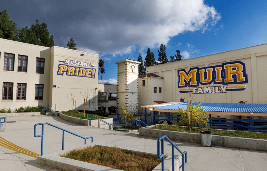 Outside campus photo of the Muir High School